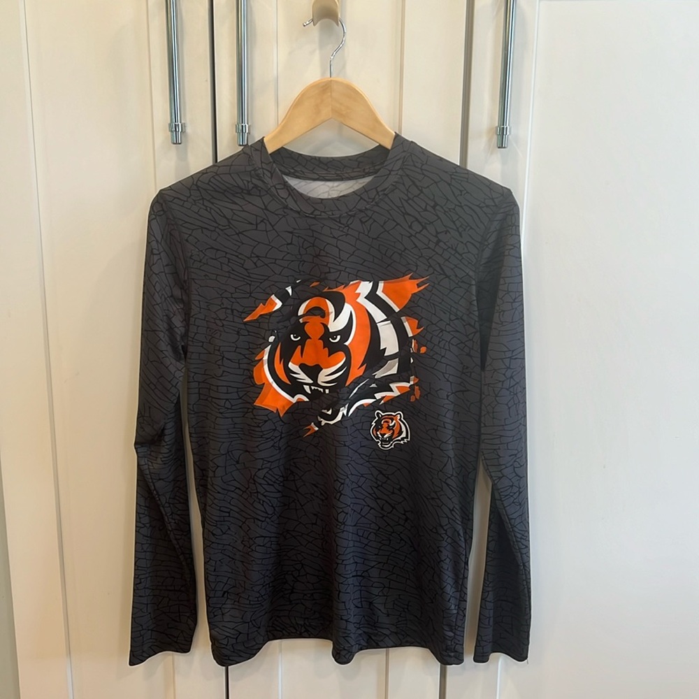 Bengals long sleeve (14-16) Youth Large